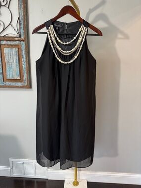 London Style Black Sleeveless Midi Dress Faux-Pearl silver Necklace EUC 8